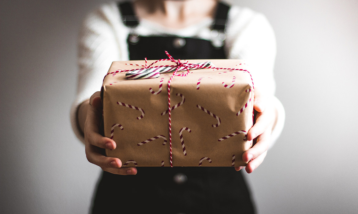 Gift giver cheap