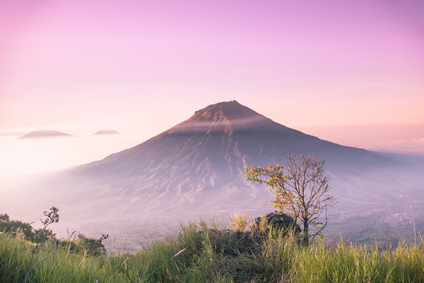 volcano during the daytime from distance